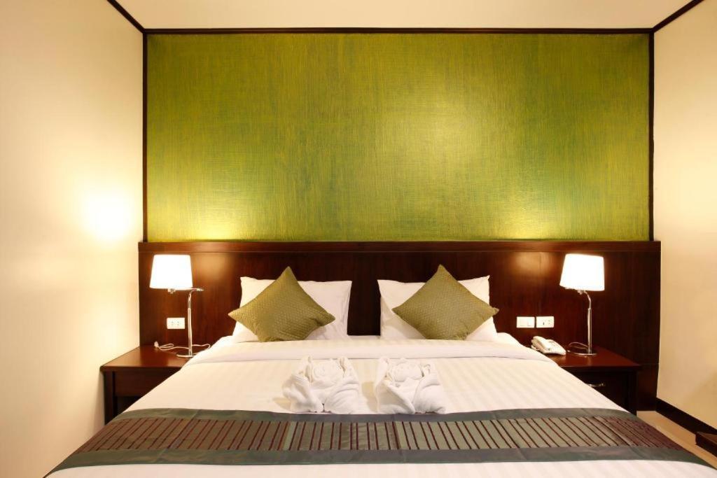 Orchid Resortel Patong Exterior photo