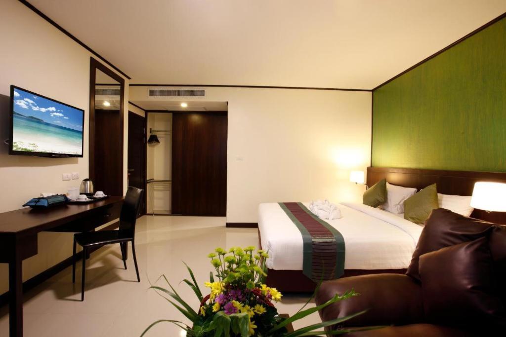 Orchid Resortel Patong Exterior photo