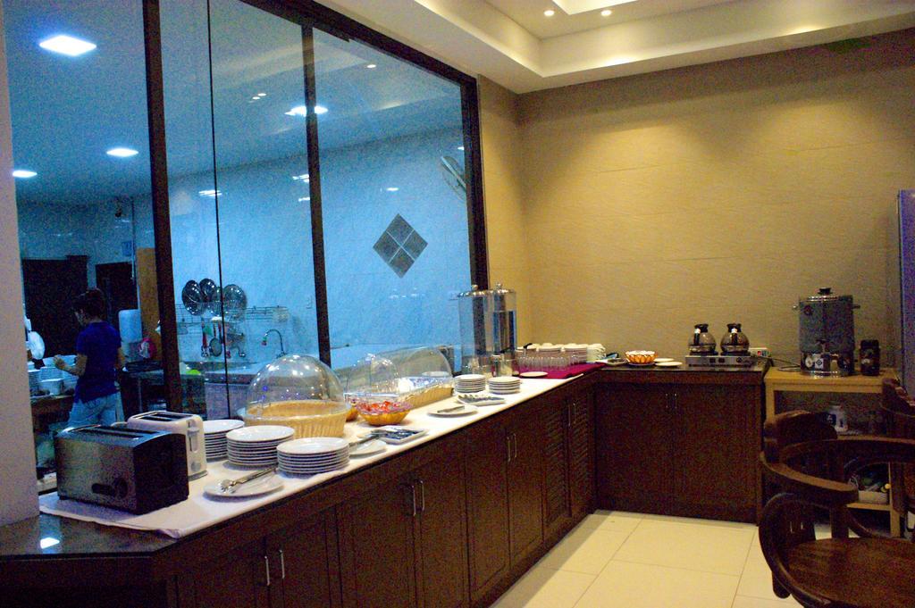 Orchid Resortel Patong Exterior photo