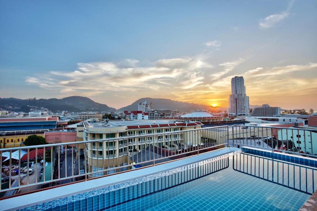 Orchid Resortel Patong Exterior photo